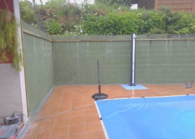 Forrado de pared en madera termotratada en picina en Pontevedra